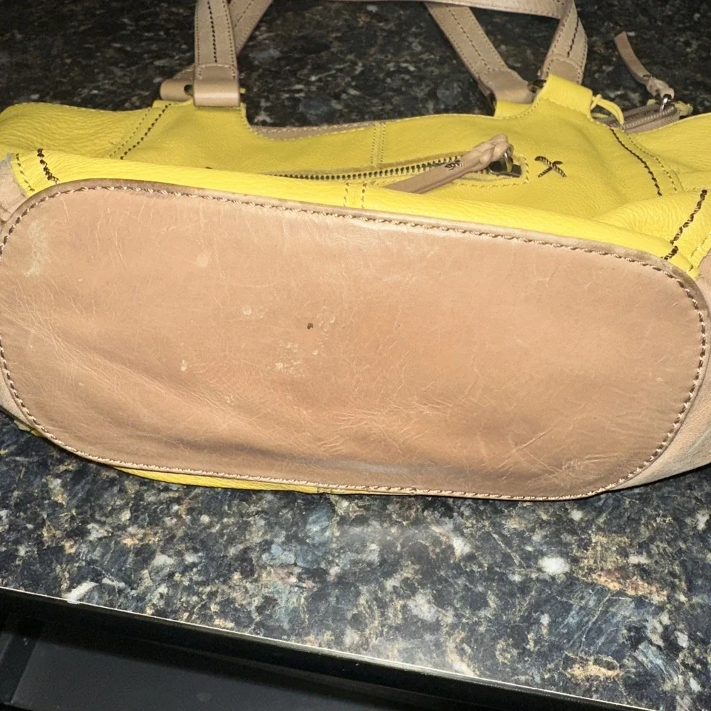 The Sak Hobo Shoulder Bag Purse Yellow‎ Mustard Tan Pebbled Bag Charm